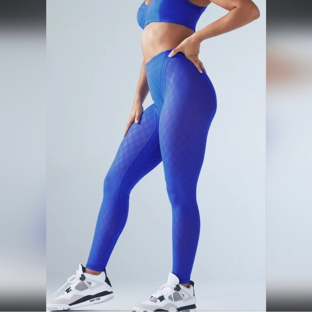 PEAK PERFORMANCE HIGH-WAIST X MESH LEGGING